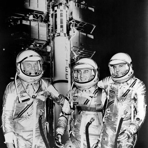 APOLLO 14: ALAN SHEPARD'S RETURN TO SPACE AND THE QUEST FOR FRA MAURO