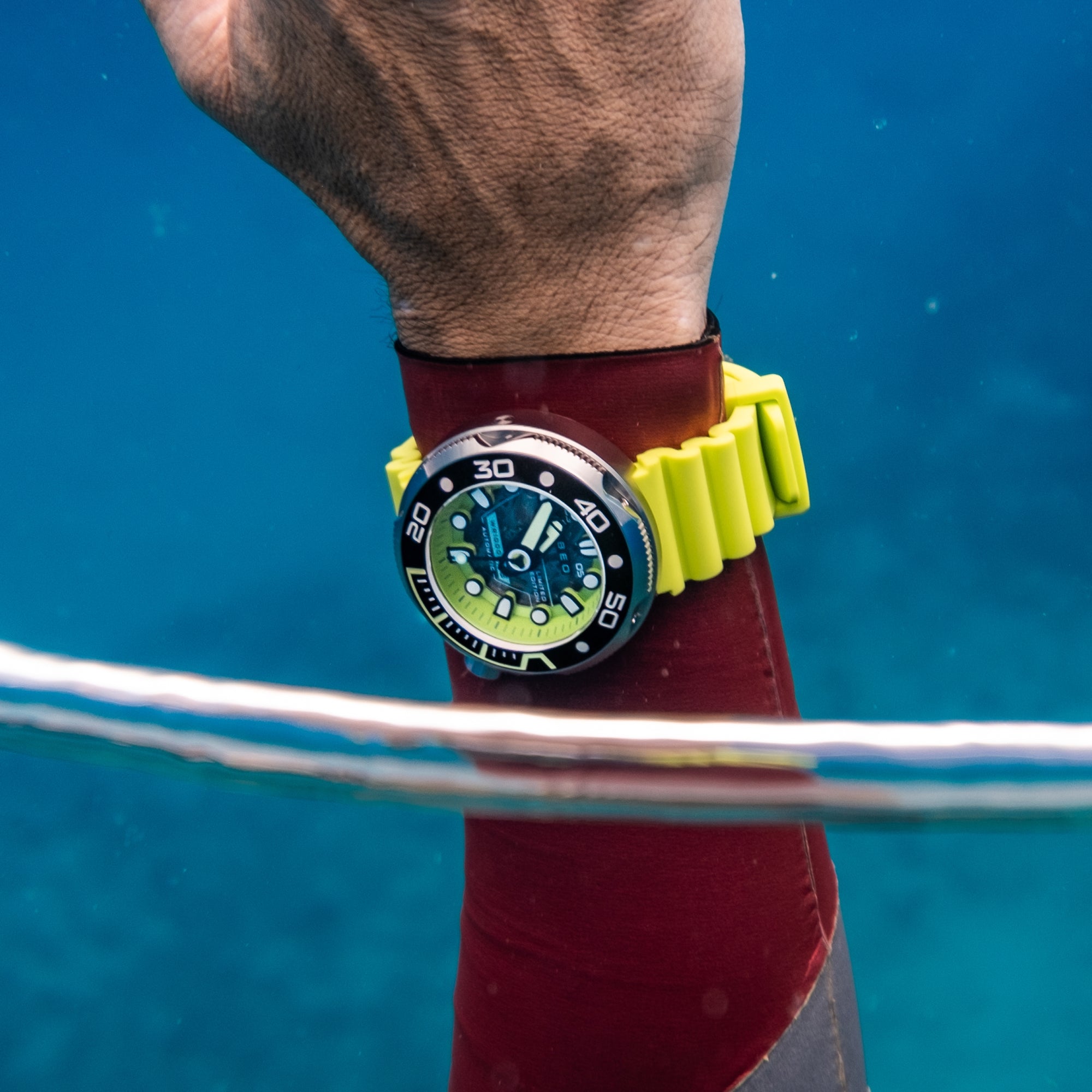 BRUNT ボンボネロ　NOT ALONE Lime Green | Ventana Skeleton Automatic Limited Edition – Nubeo